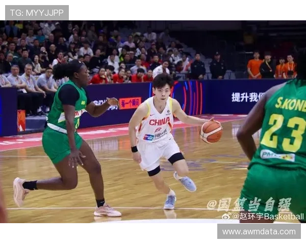 杨舒予又是训练照又是豪宅早餐，刷完我把银行卡都捂起来了