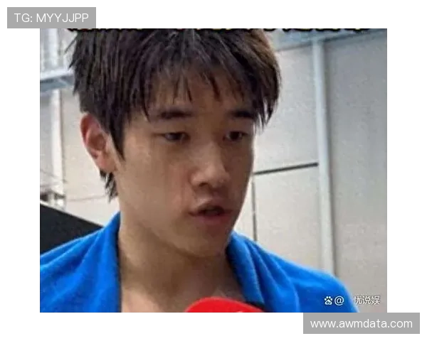 潘展乐训练完直接去奢侈品店刷卡，这自律和消费反差谁懂啊